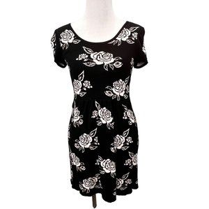 Freshman Black Rose Sweater Dress Knit size M Women Short Sleeve